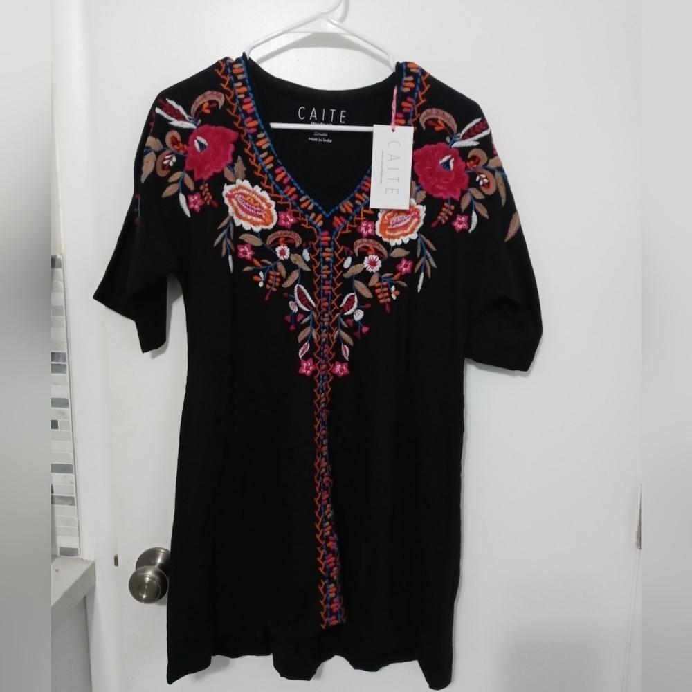 Caite Short Sleeve Handcrafted Floral Embroidery Tunic V Neck Blouse